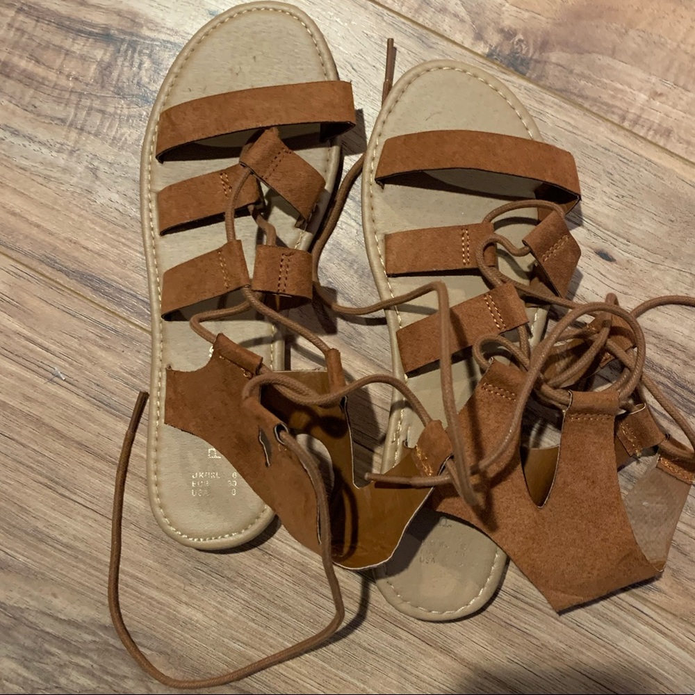 Lace up sandals W8